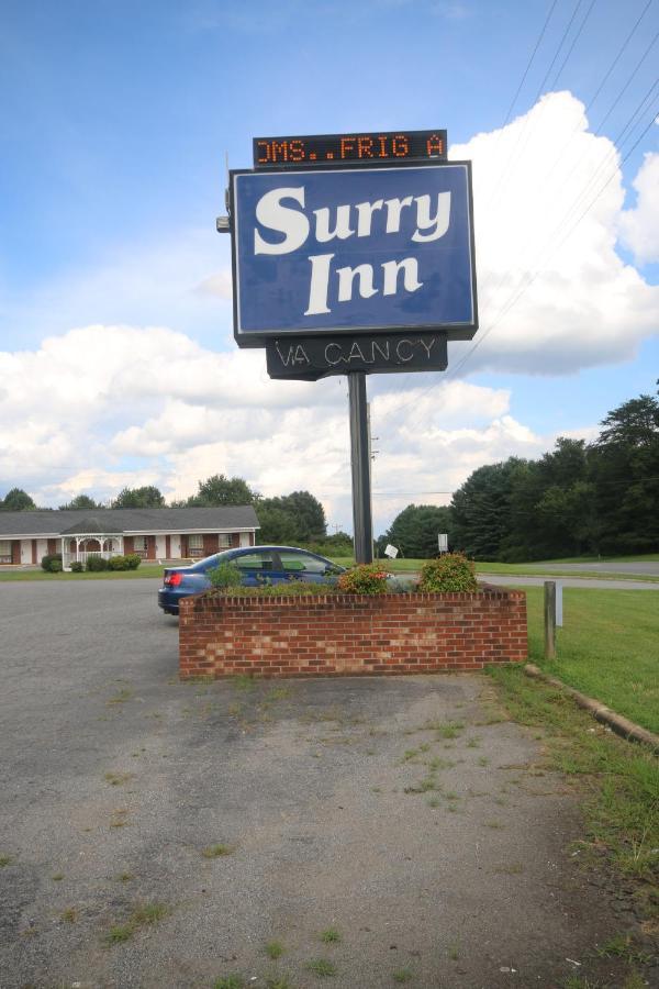 Surry Inn - Dobson ภายนอก รูปภาพ